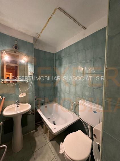 Apartament 4 camere de vânzare în Poarta 6, etaj intermediar - 8