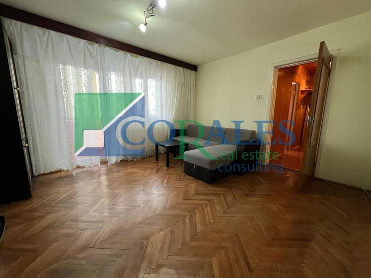 Simion Barnutiu. Etaj 3. Model cu 2 bai si 2 balcoane.