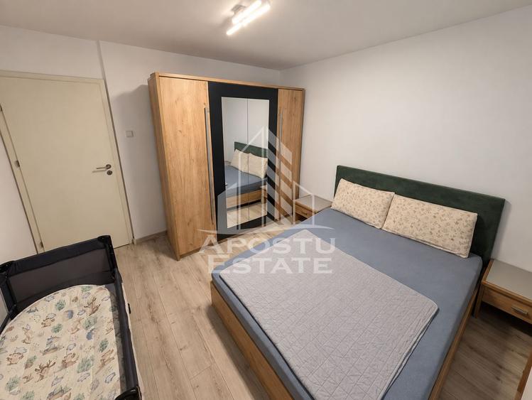 Apartament de vanzare cu 3 camere, 2 bai, zona Soarelui