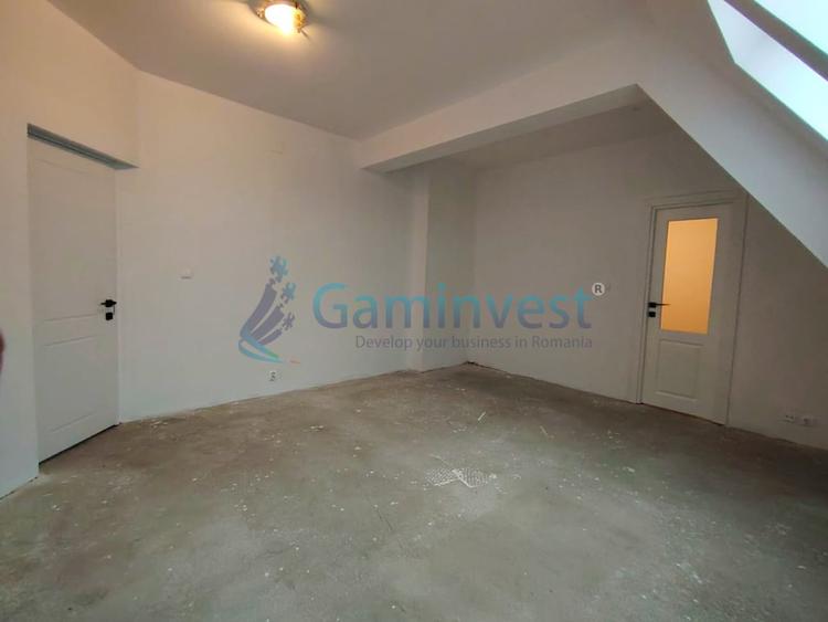 Apartament cu 4 camere de vanzare, zona Parcului 22 Decembrie, Oradea, Bihor