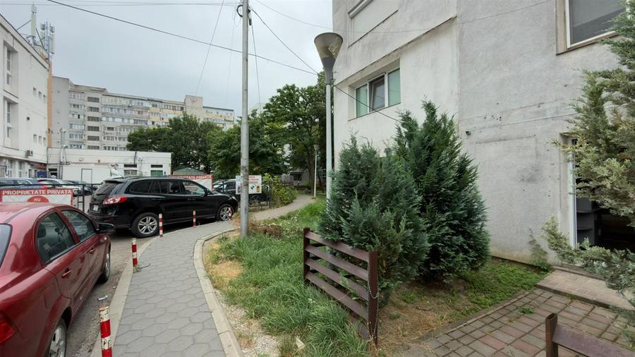Spatiu comercial de inchiriat in Podul Ros