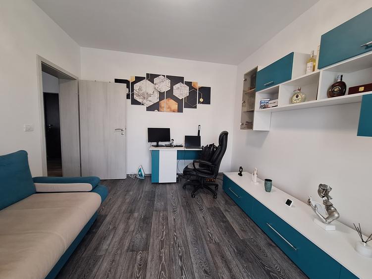 Apartament 3 camere-bloc nou-etaj 1-65 mp+balcon 10 mp+loc de parcare-Buziasului