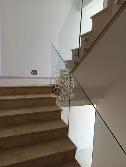 Apartament Nou 2 camere 41,5mp+terasa 25mp-parcare-etaj 3-lift-Zavoaie