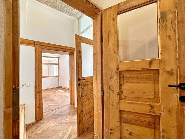 Apartament Spatios in casa, langa Biserica Neagra