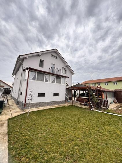 Vilă spațioasă cu 6 camere – Cartierul Viena, Oradea