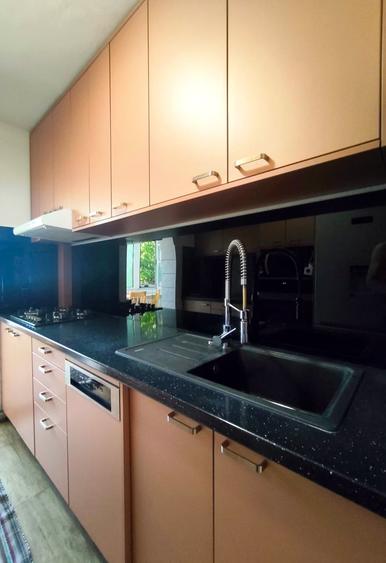 Apartament 2 camere - ETAJ 1 - 56 mp ( decomandat, 2 balcoane, geam baie )