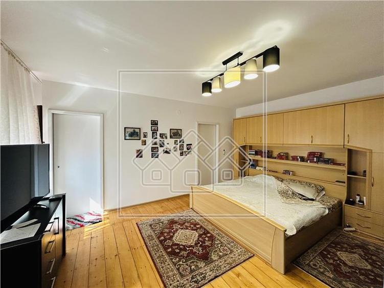 Casa individuala, teren mare, 260 mp utili, Sura Mica