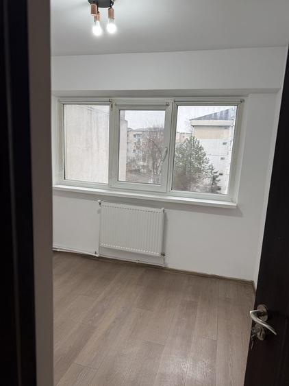 De vânzare apartament 3 camere Cartier Obor