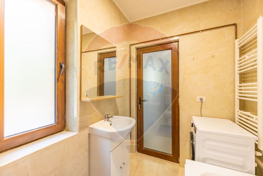 Apartament cu 3 camere de inchiriat in bloc nou + loc de parcare
