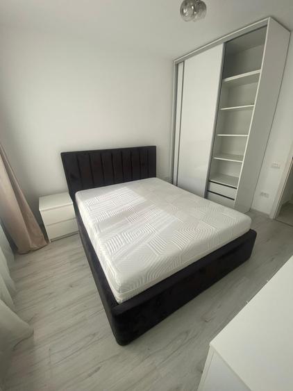 Apartament 3 camere decomandat, 44mp curte proprie, metrou Berceni