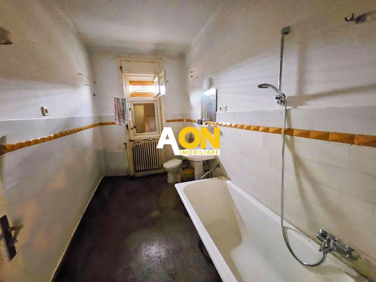 Casa 4 camere, 618 mp teren, zona Centru