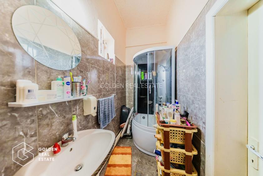 Casa foarte spatioasa cu gradina si gospodarie, Santana - 13