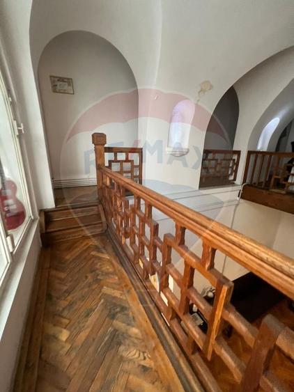 Apartament cu 4 camere de închiriat în zona Dacia pretabil birou