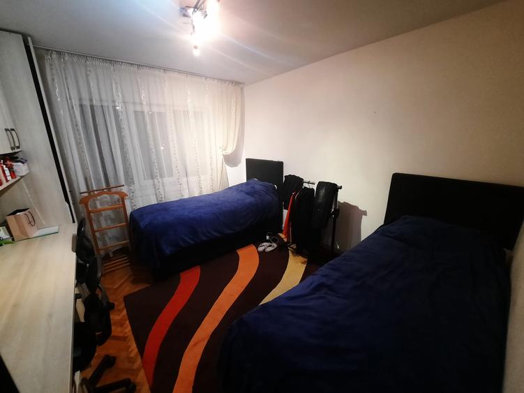 Apartament cu 2 camere transf. in 3 camere, etaj 2/4, zona Tatarasi
