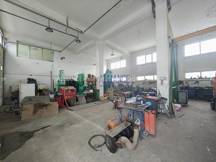 De inchiriat -Palas Constanta - service auto, spatiu depozitare, birou - 12