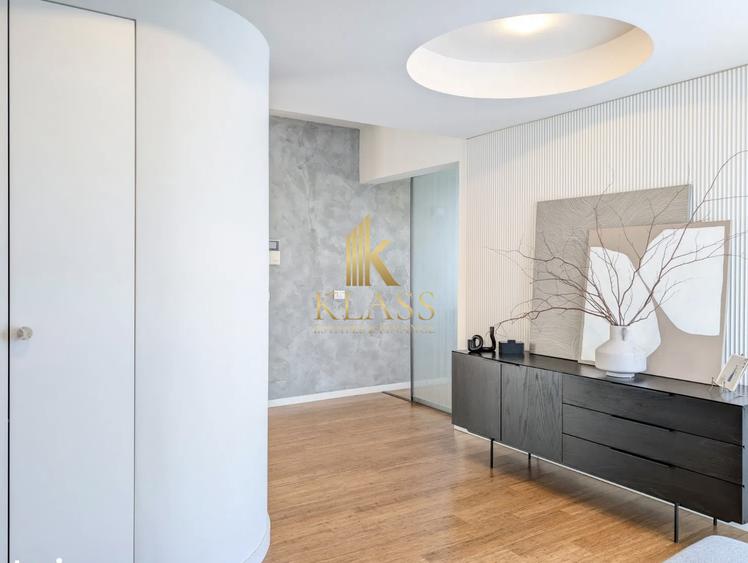 Apartament modern cu 3 camere tip penthouse, 2 terase, 2 locuri de parcare