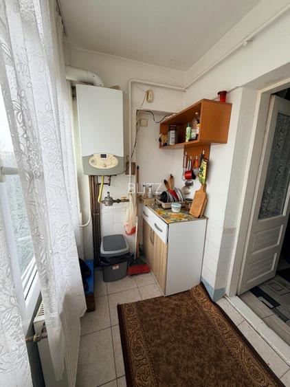 Apartament 3 camere, 68 mp, zona Consul - 3
