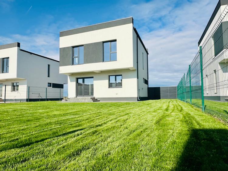 Casă de vânzare individuală, P+1 | 4 camere | Ansamblu -teren 476 mp | Asfalt