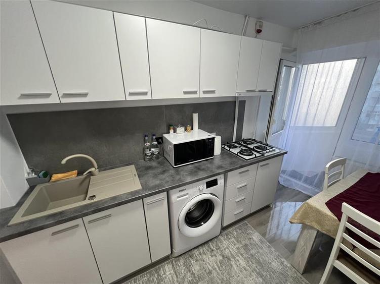 Studio renovat-mobilat premium-etaj 3(lift), zona Big- Marelbo