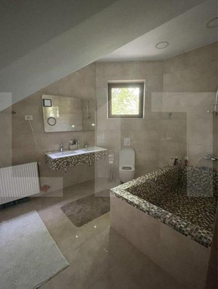 Casa cu 4 camere, 210 mp utili, teren cu 350 mp, Dambul Pietros
