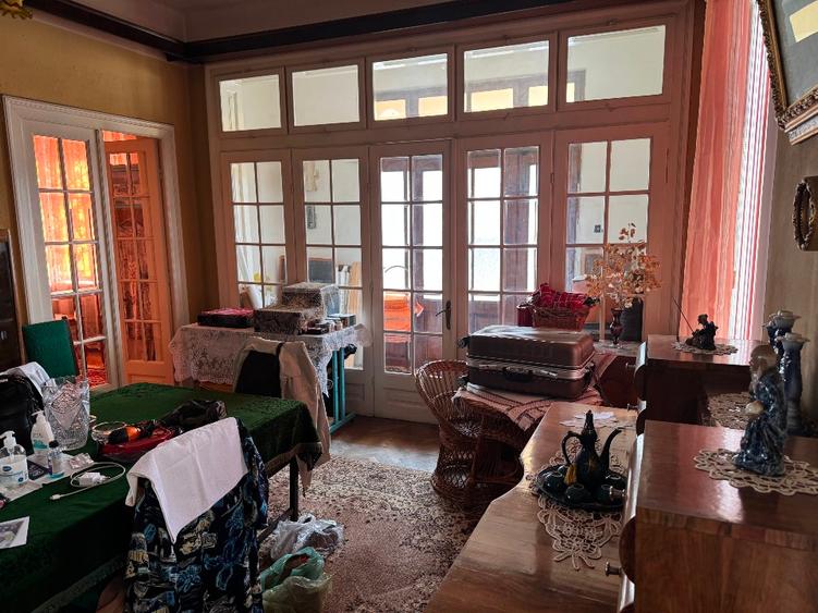 CASA INDIVIDUALA SOLIDA + ANEXE , STR EMINESCU, LA 5 MINUTE DE PIATA MICA