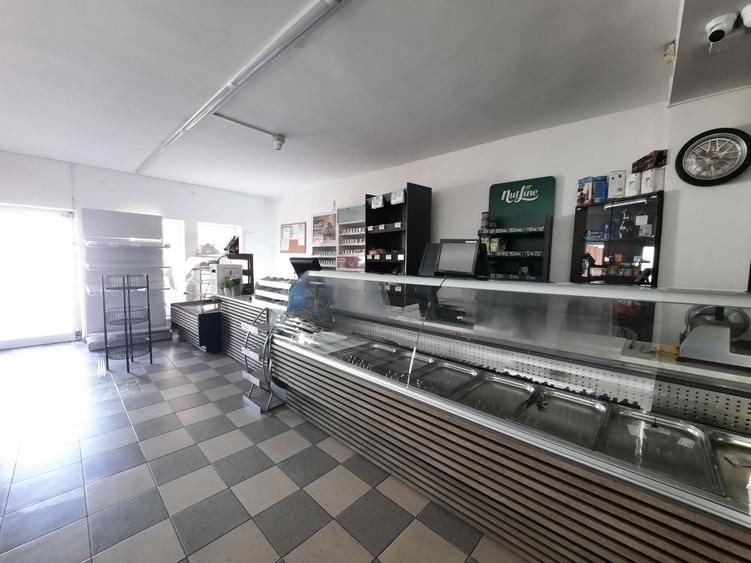 Spatiu comercial pe strada principala, Cristian