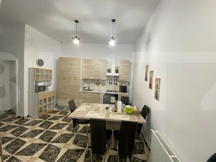 Apartament de 3 camere, decomandat, 74 mp, zona Piata Unirii