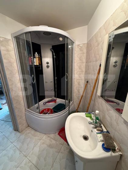 Casa de vanzare, 48 mp, zona 8 Martie