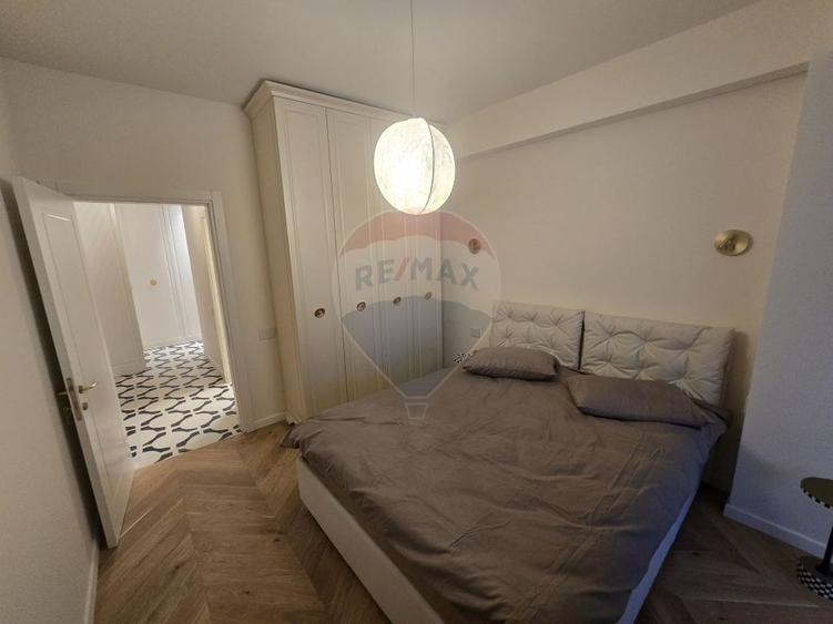 Apartament de lux, cu loc de parcare, langa Universitate