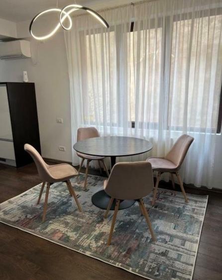 Apartament cu 2 camere semidecomandat, mobilat în Dorobanți