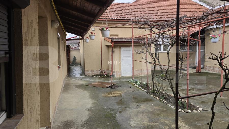 Casa 6 camere, 227 mp, teren 444 mp, zona Nord - 16