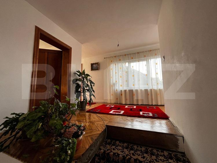 Casa de vanzare, cu 5 camere, 200 mp, Livezile
