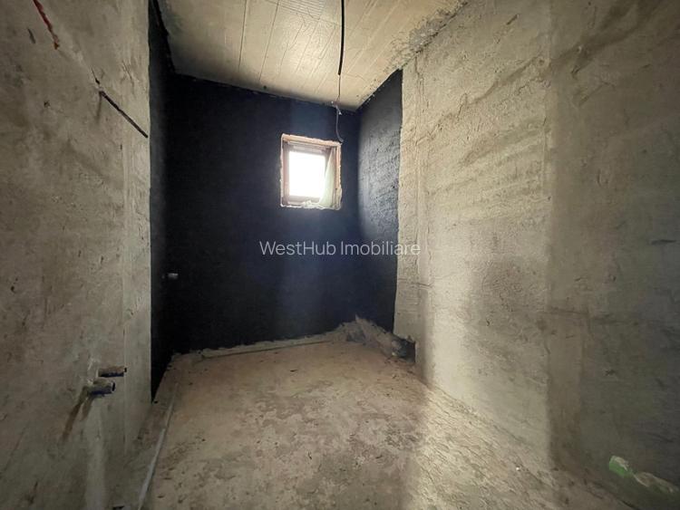Duplex 5 camere despartit prin garaj - Mosnita Noua - 9