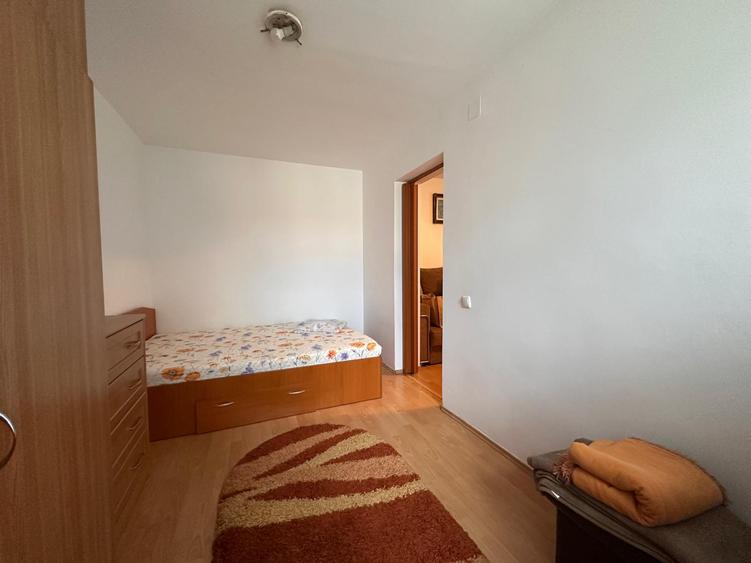 Apartament de închiriat | Etaj 2/4 | Mobilat și utilat | Centrala Termica