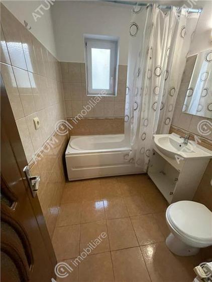 Apartament cu 3 camere decomandate 2 bai si 2 balcoane in Sibiu