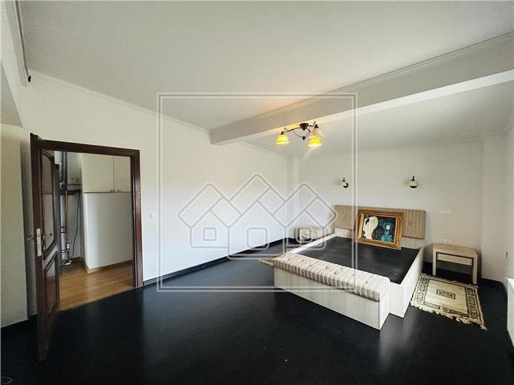 Penthouse spatios si modern, 160 mp utili + terasa spectaculoasa