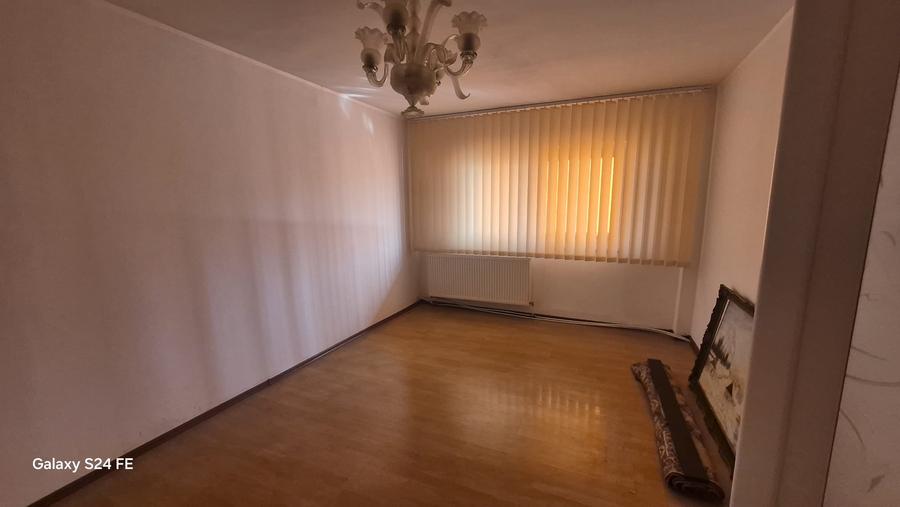Apartament 3 Camere, Decomandat, Etaj 1, Loc de Parcare | Zona 1 Mai – Galleria