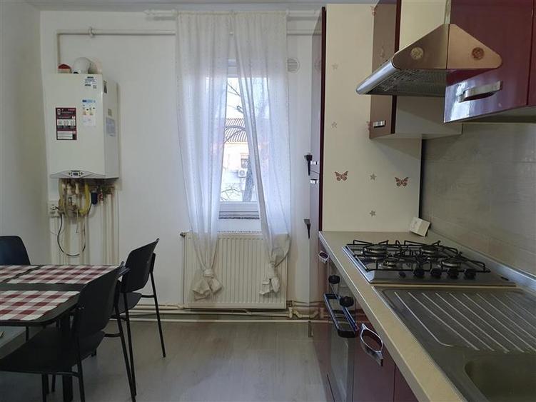 Apartament 2 camere et 4, Bdul Bucuresti, mobilat si utilat