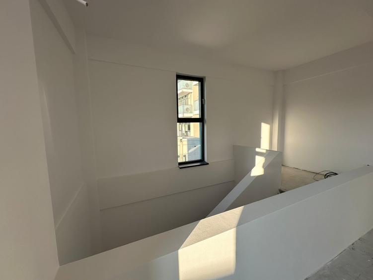 Proprietar - inchiriez spatiu comercial - Conest Grand Residence