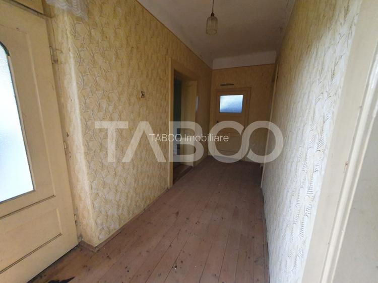 Casa de vanzare in Mandra 140 mp utili curte sura anexe 3 beciuri - 4