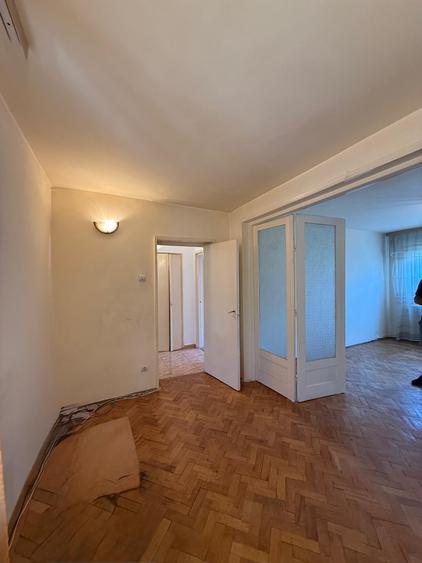 Apartament cu 4 camere-2 balcoane- zona Piata Centrala