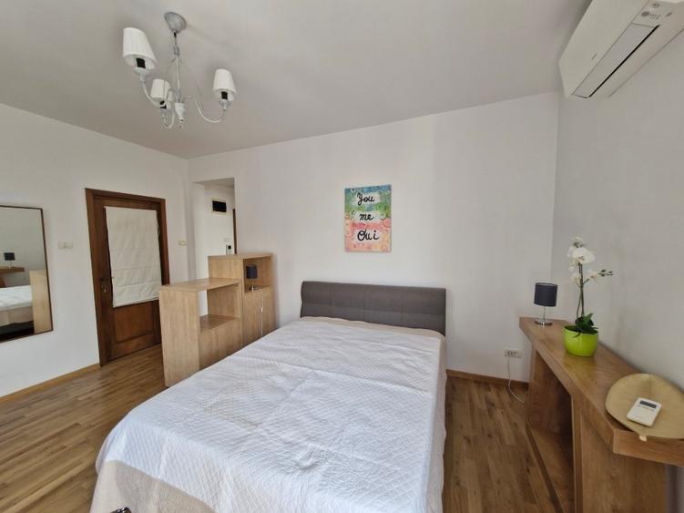 Lovely large sunny studio apartment – Dacia Polona area