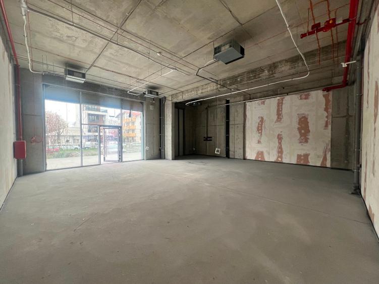 Spatiu comercial de inchiriat sau cumparat premium cu terasa