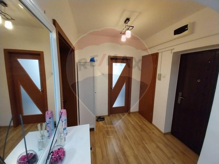 Apartament cu 3 camere  Promenada- Calea Severinului-Toporasi