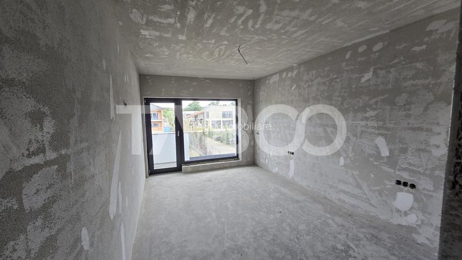 Duplex de vanzare 450mp teren liber 4 camere 2 bai 2 parcari Selimbar - 8