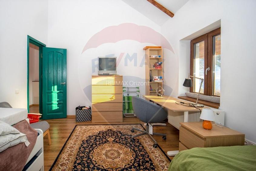 Casă cu două corpuri, teren 835 mp, str. I.L. Caragiale, Râșnov - 10