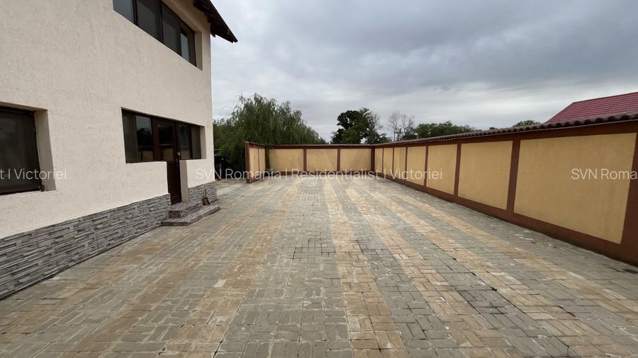 REV2005180 Casa cu 7 camere zona retrasa Poroinica - 13
