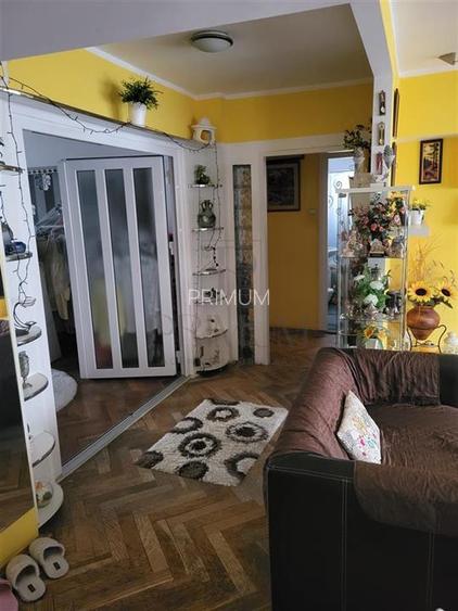 SIMION BARNUTIU - ETAJ 3 LIFT - 4 CAMERE - 2 BAI - 2 BALCOANE - DECOMANDAT - 3