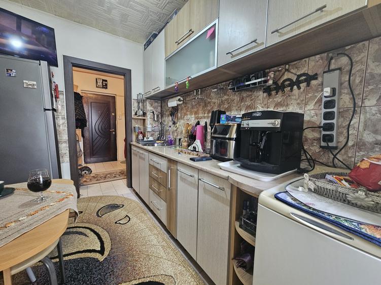 Apartament 2 camere-decomandat-zona Iuliu Maniu