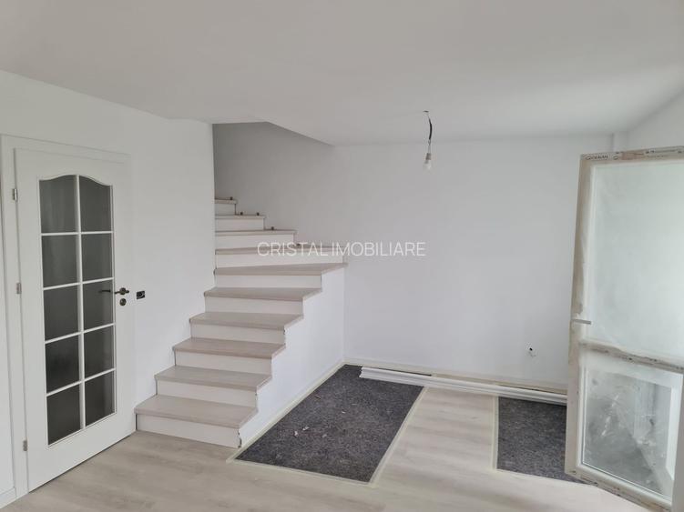 De vanzare Apartament  4 camere tip duplex  Pacii, etajul 4 si 5 - 2